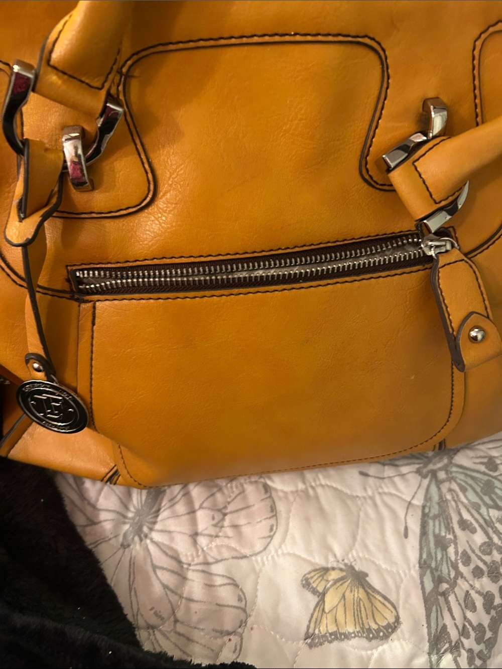 London Fog Mustard Yellow Women's Leather Shoulder Bag